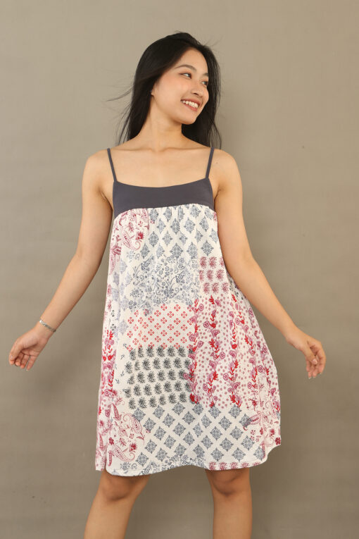 Đầm hai dây họa tiết thổ cẩm